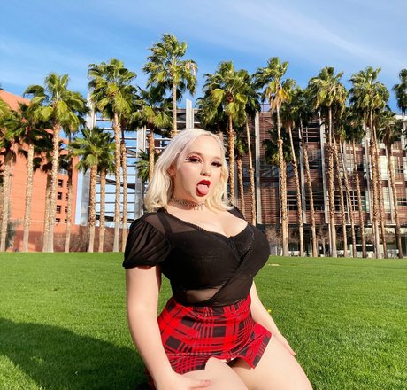 bunnygorll pretty actress pic