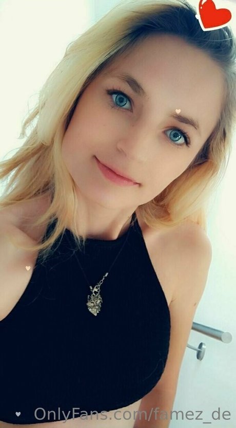 teen onlyfans pornographic picture