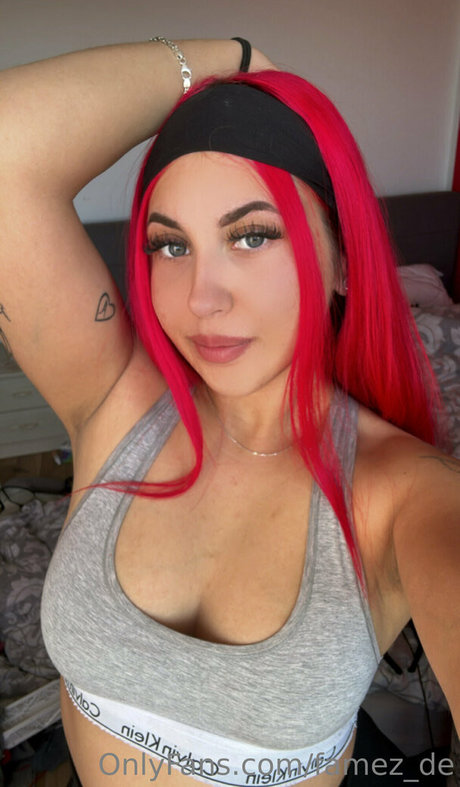 famez de erotic model pictures