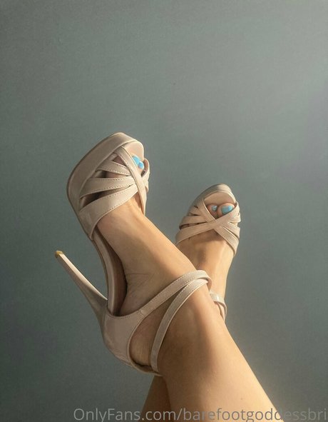 barefootgoddessbri pornstar sexy pics