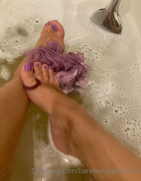 barefootgoddessbri erotic actress pictures