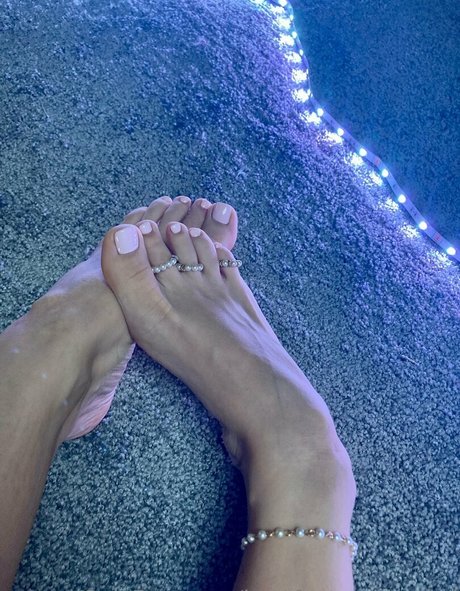barefootgoddessbri star high quality pic