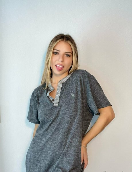 lucia lpz Profile pic