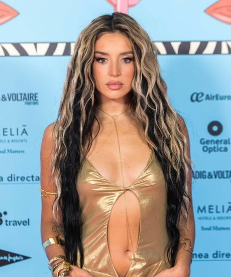 Lola Indigo model sex archive