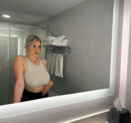 Anabel Kloe Lamarche hd actress gallery