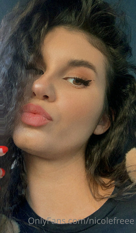 nicolefreee pretty star img