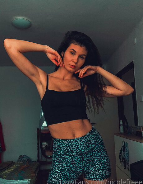 nicolefreee sex model pictures