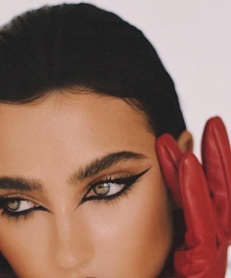 Elisha and Renee Herbert sex model gallery