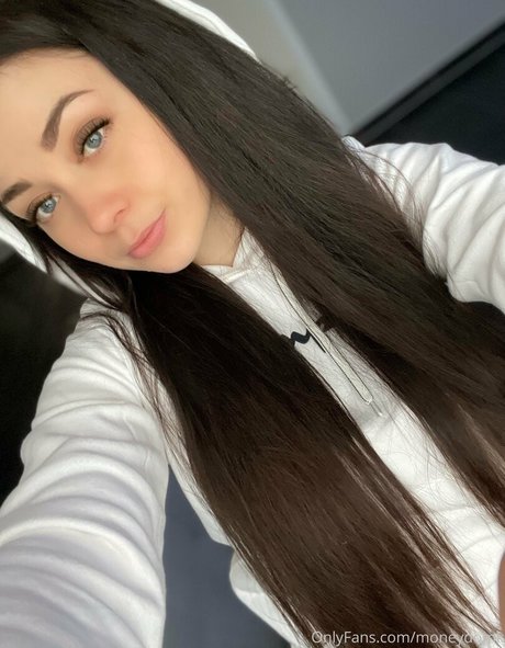 moneydomk star naked picture