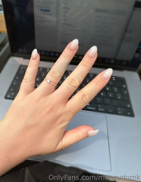 moneydomk nude pornstar img