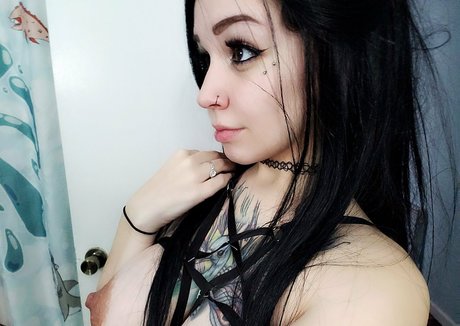 naughty salamander nude star pic