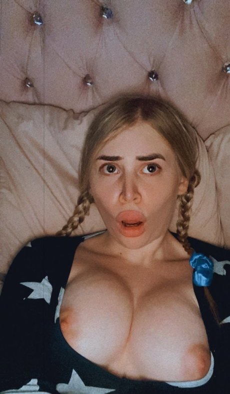 Latinmoniquexx sexy pornstar photo