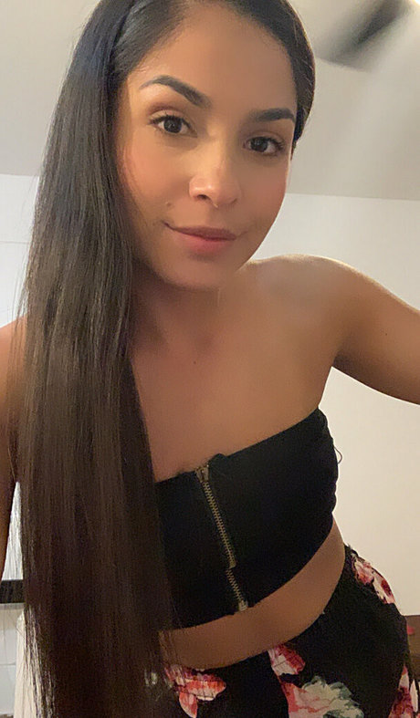 emilymoonroe model pornographic pics