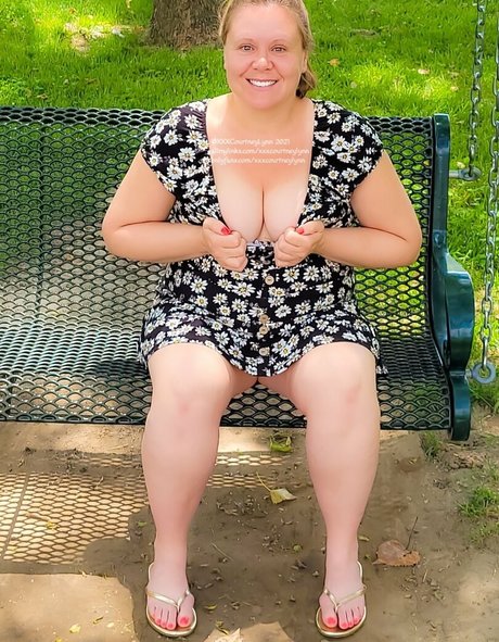 freexxxcourtneylynn Quick model image