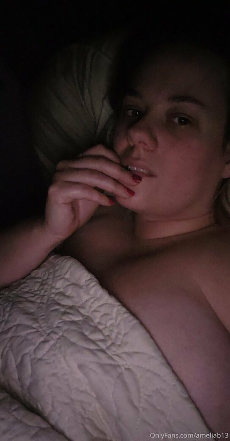 ameliab13 naked actress img