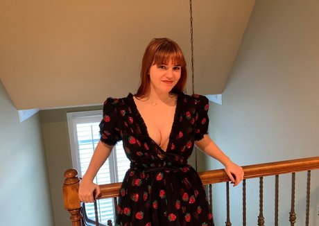 Sarah Z star pornographic picture