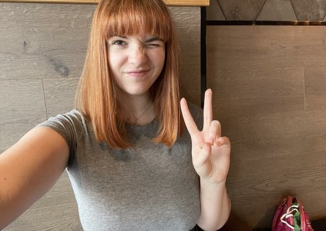 Sarah Z model erotic images