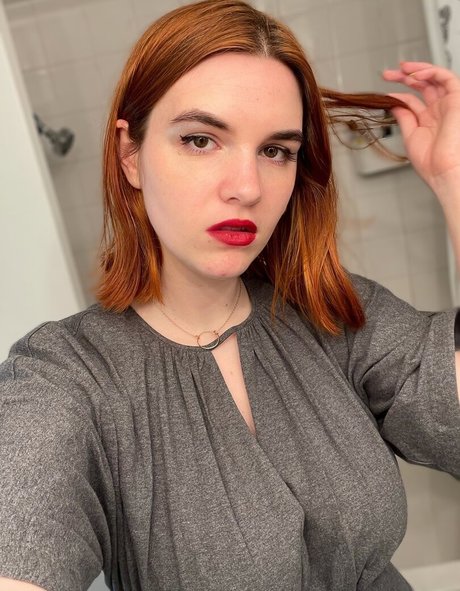 Sarah Z naked actress photos