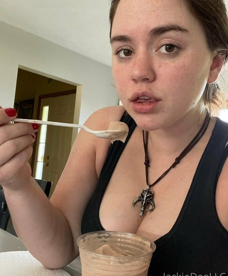 snackupjackie free model pics