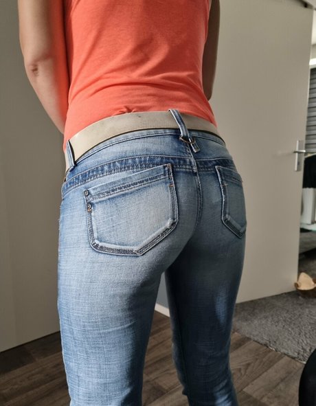 mariell 69x pornstar picture