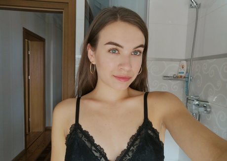 heychellyhey star free pics