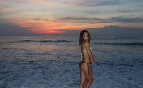 wellbeingwithabigail erotic pornstar image