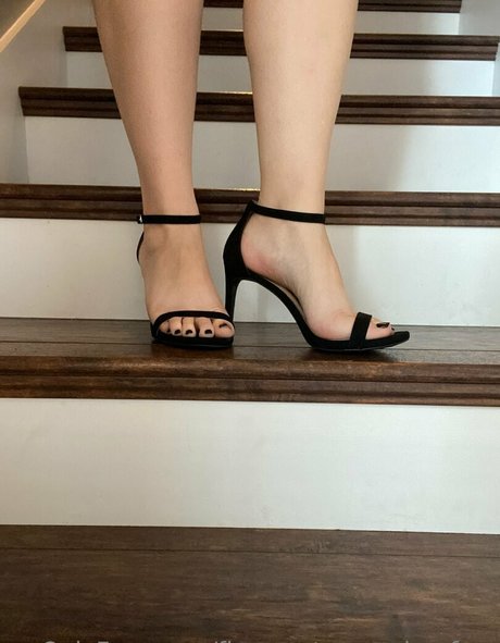 fingers toes soles free model sexy photo