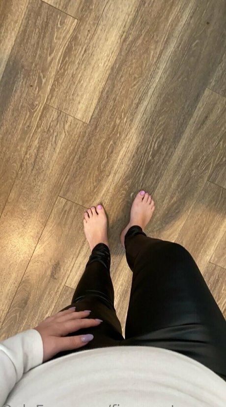 fingers toes soles free pretty pornstar images