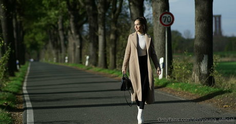 leniyoung official nude actress gallery