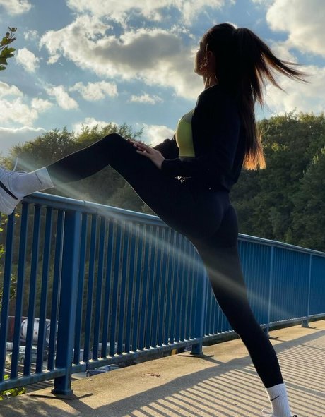 leniyoung official nice star pics