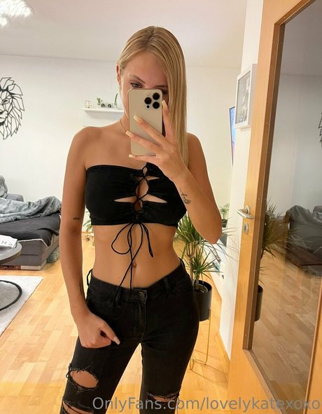 saggy milf onlyfans adult image