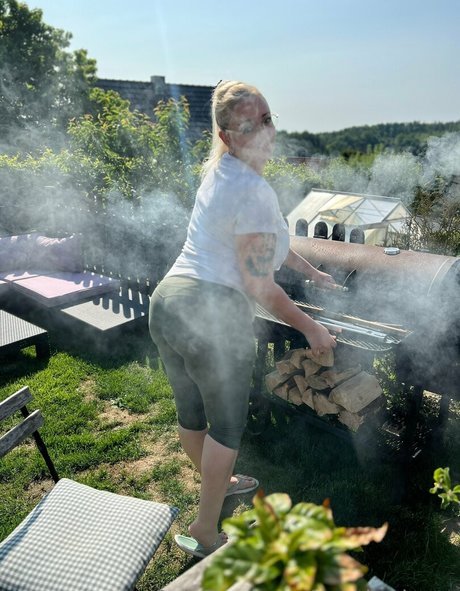 mrstittykatty pretty actress image