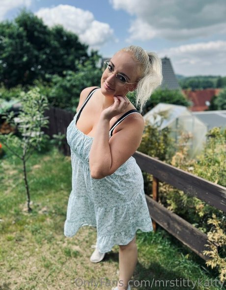 mrstittykatty pornstar pretty picture