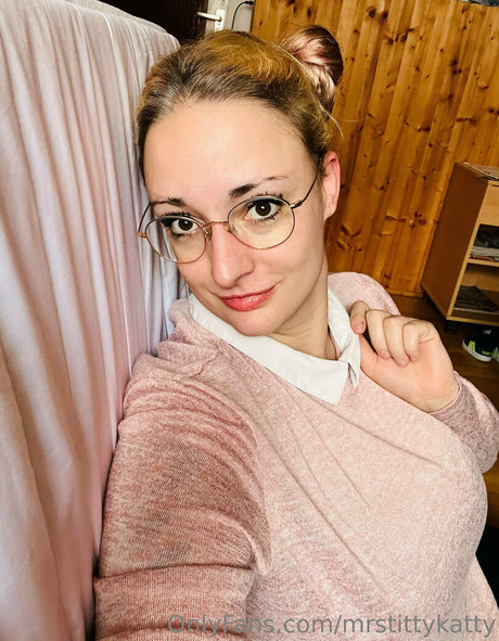 mrstittykatty erotic model archive