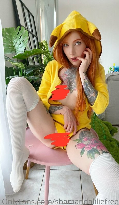 shamandaliliefree erotic model img