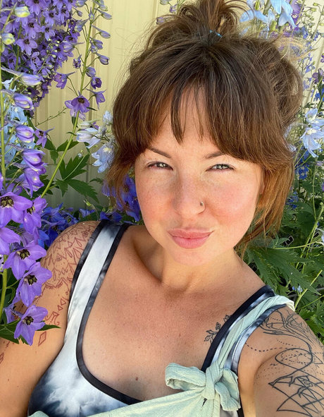 indigojones model image