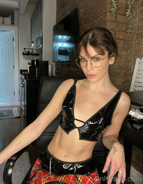 itsmorganalexis pretty pornstar photo