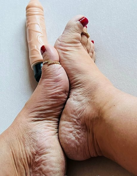 femdomyou sexy actress picture