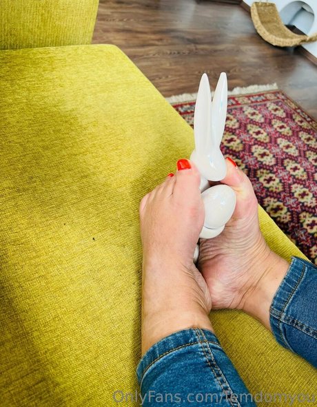 femdomyou naked pornstar img