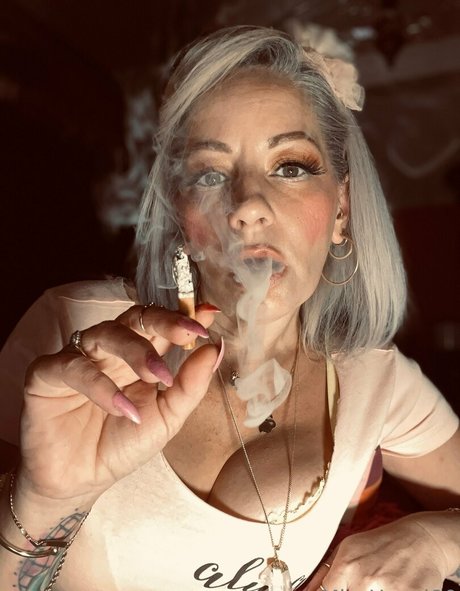 miss hazel80 Profile pic