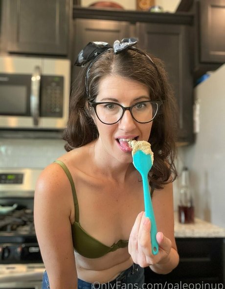 paleopinup exclusive pornstar photo