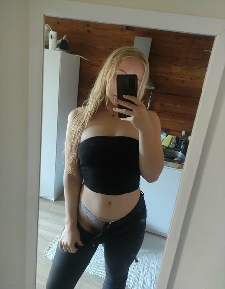 alora free exclusive actress images