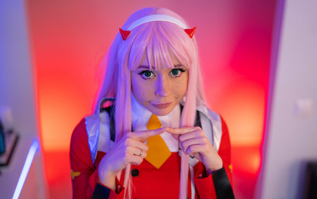 Hheadshhot pornstar erotic photo