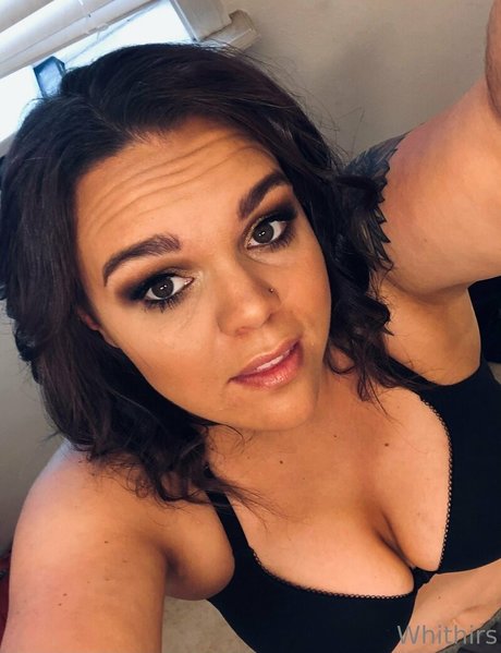 whithirs pornographic model photo