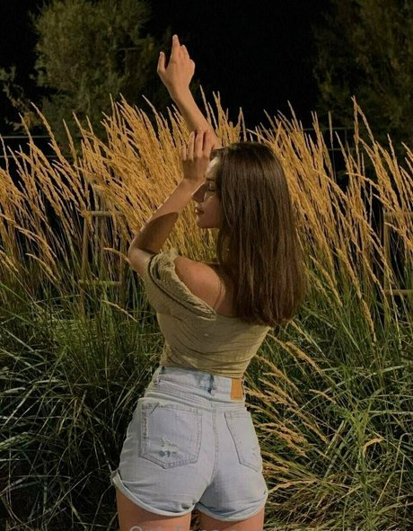 blonde yoga onlyfans hot images