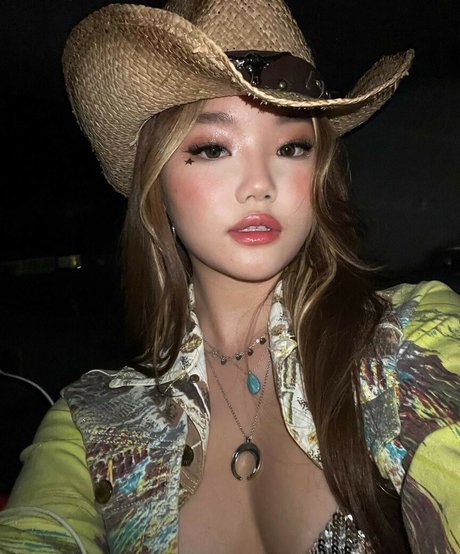 Annxhy pornstar archive