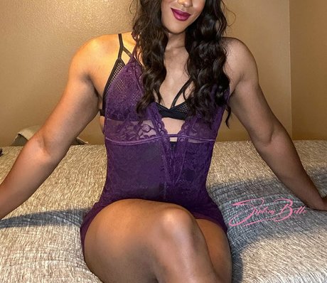 Sophia Belle Fit sexy model image