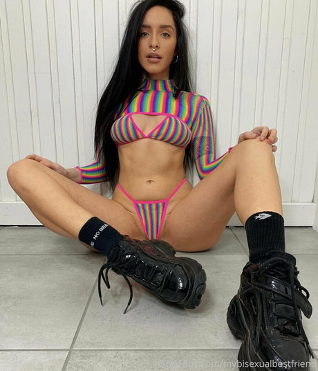 yourlesbianfantasyy model xxx photo