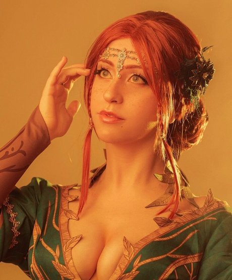 mai nata model naked pics