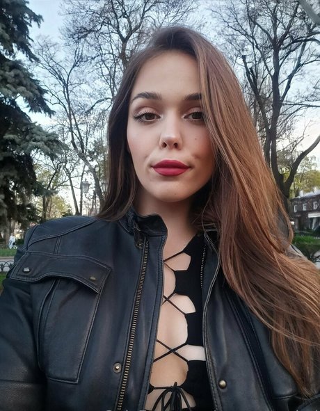 mayettamimi exclusive model img